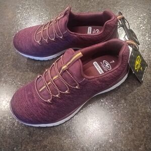 Athletic Works Women’s Bungee Slip On Sneakers